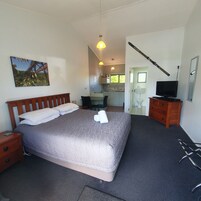 尊荣开间, 1 张特大床 (Prepaid) | 熨斗/熨衣板、免费 WiFi、床单