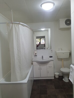 Apartment, 1 Bedroom - Prepaid | Bathroom