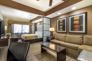 加厚床垫、客房内保险箱、办公桌、笔记本电脑工作区