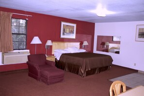 Suite, 1 King Bed, Jetted Tub - Inn of the Dove (Dallas)
