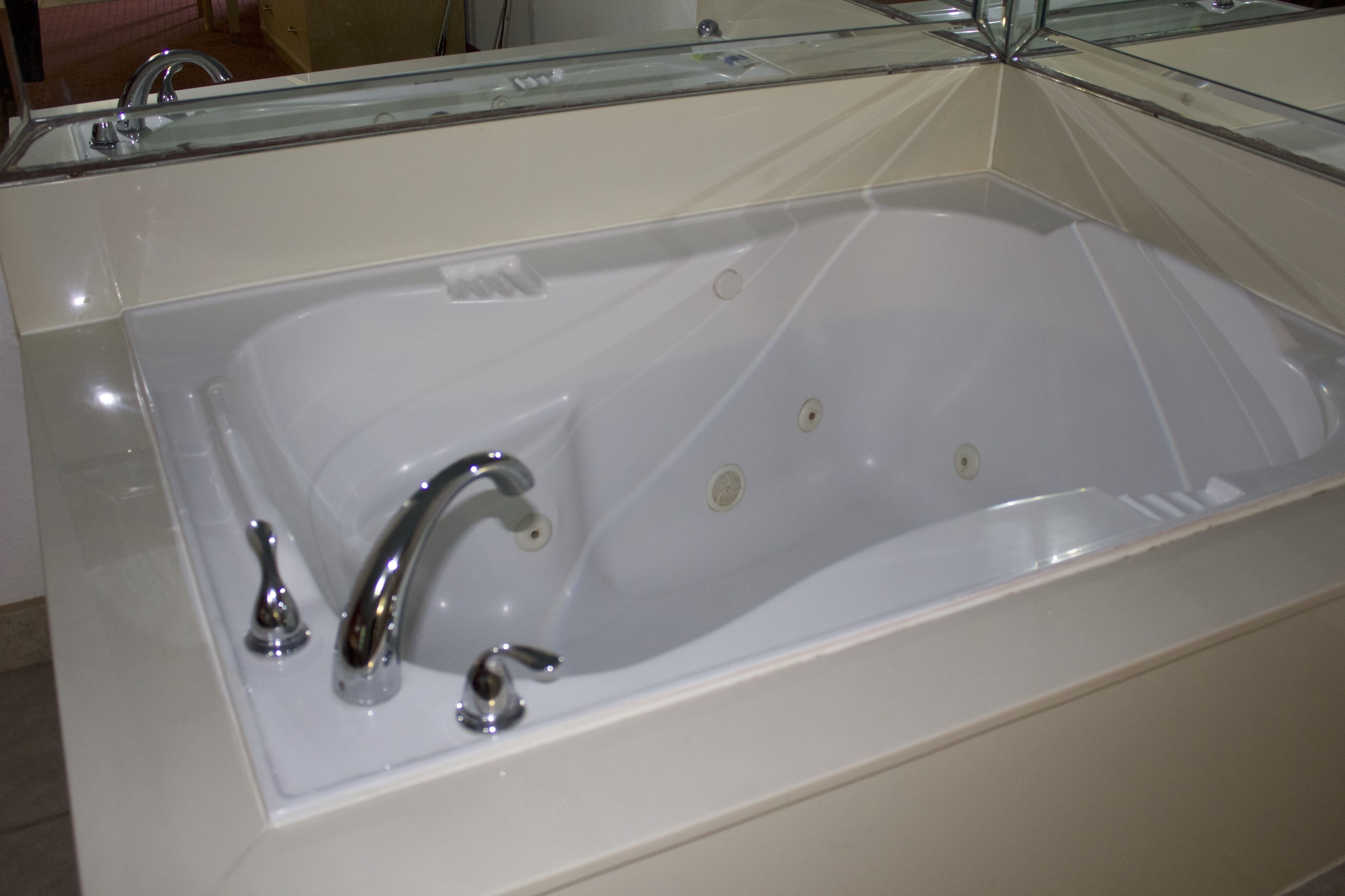 Suite, 1 King Bed, Jetted Tub