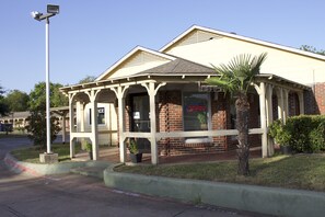 Interior entrance - Inn of the Dove (Dallas)