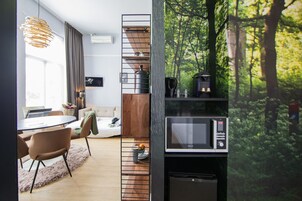 Family Suite | Hypo-allergenic bedding, minibar, in-room safe, individually decorated