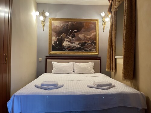 Travelling Actor - Inn