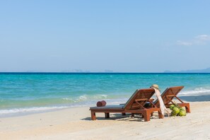 En la playa, buceo, kayak