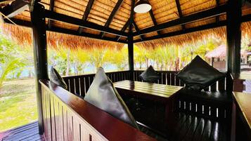 Villa, 1 très grand lit, vue plage (Siri) | 2 chambres, minibar, coffres-forts dans les chambres, draps fournis