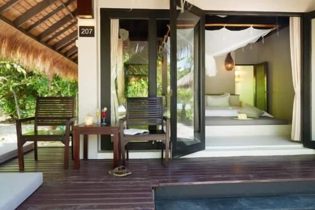 Minibar, Zimmersafe, Bettwäsche