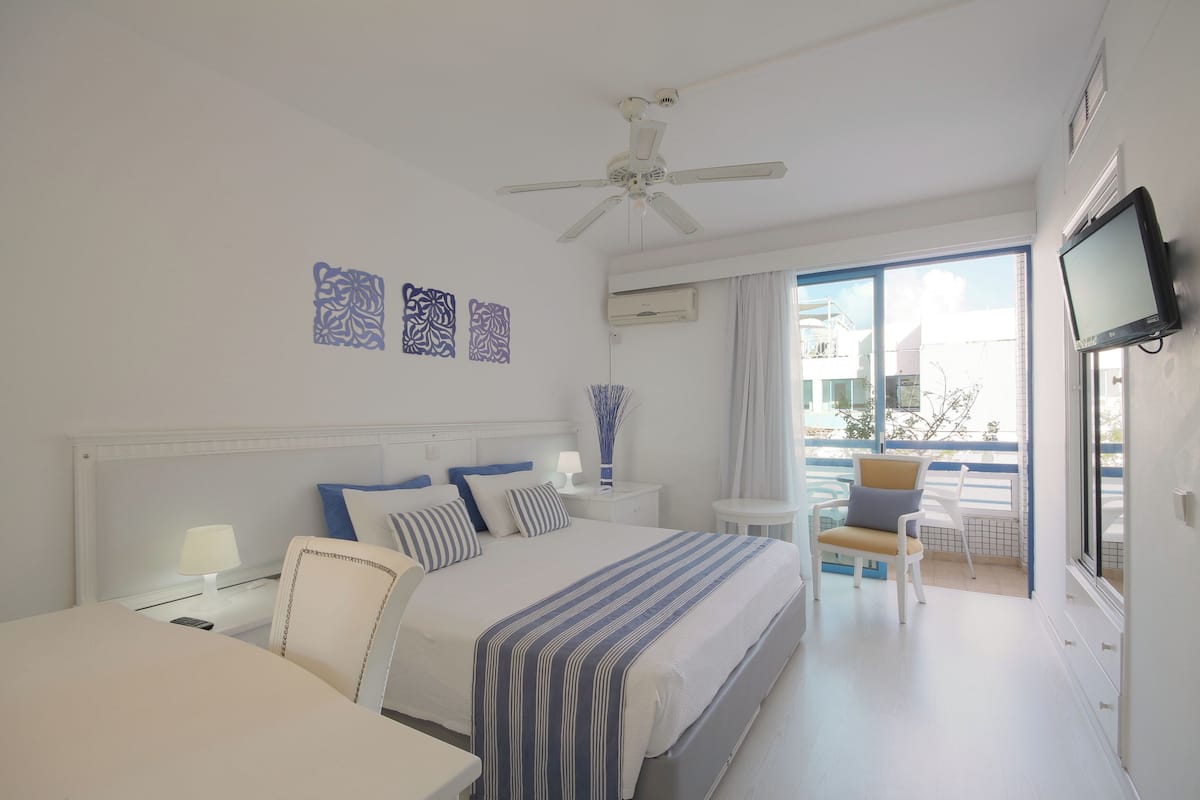 Standard Double Room | 1 bedroom, in-room safe, desk, blackout drapes