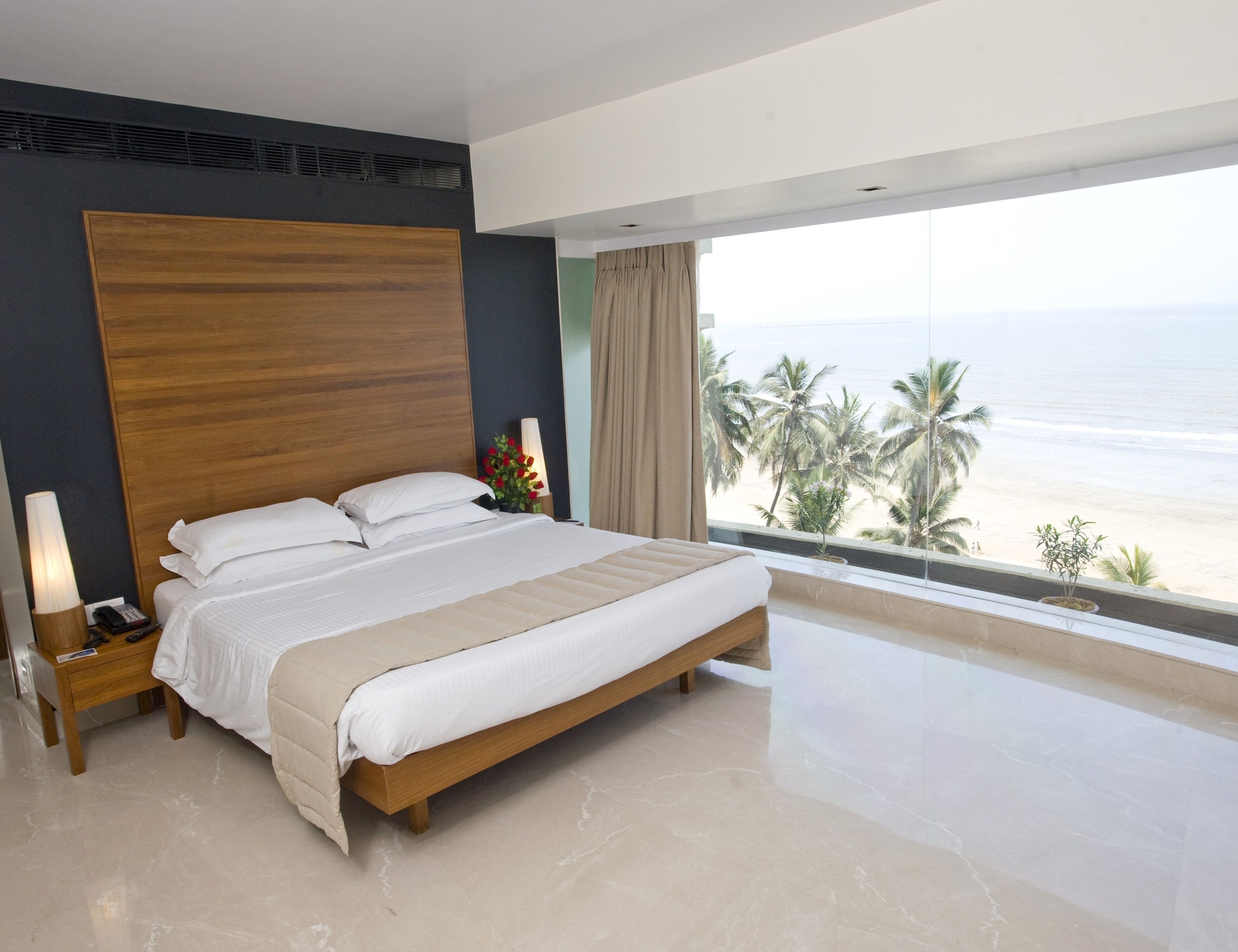 豪華客房 | 高級寢具、迷你吧、客房內保險箱、布置獨特