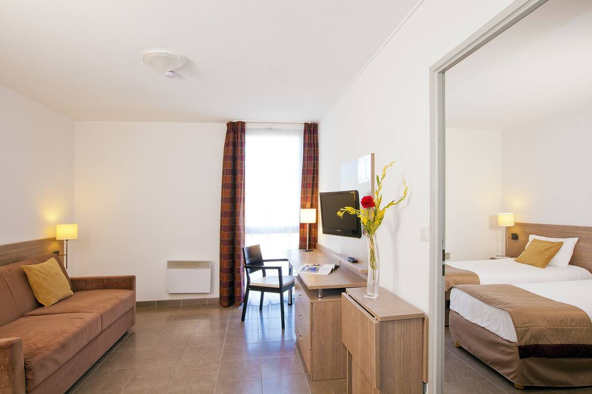 Apartamento | Escritorio, sistema de insonorización, wifi gratis y ropa de cama