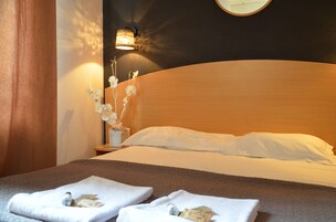 Chambre Double Économique | Bureau, chambres insonorisées, lits bébé (gratuits), Wi-Fi gratuit