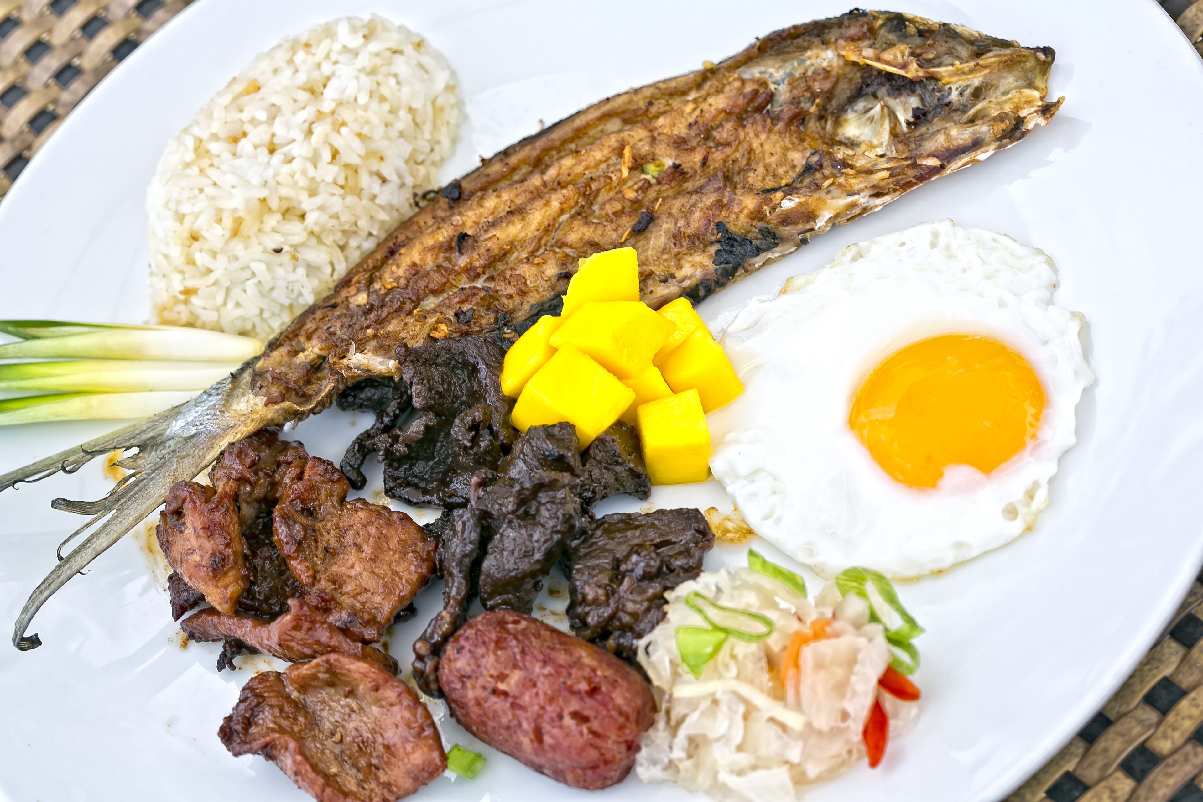 daily cooked-to-order breakfast for a fee