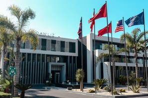 Vista frontal de la propiedad