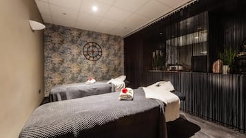 Bastu, ångbastu, kroppsbehandlingar och massage med varma stenar