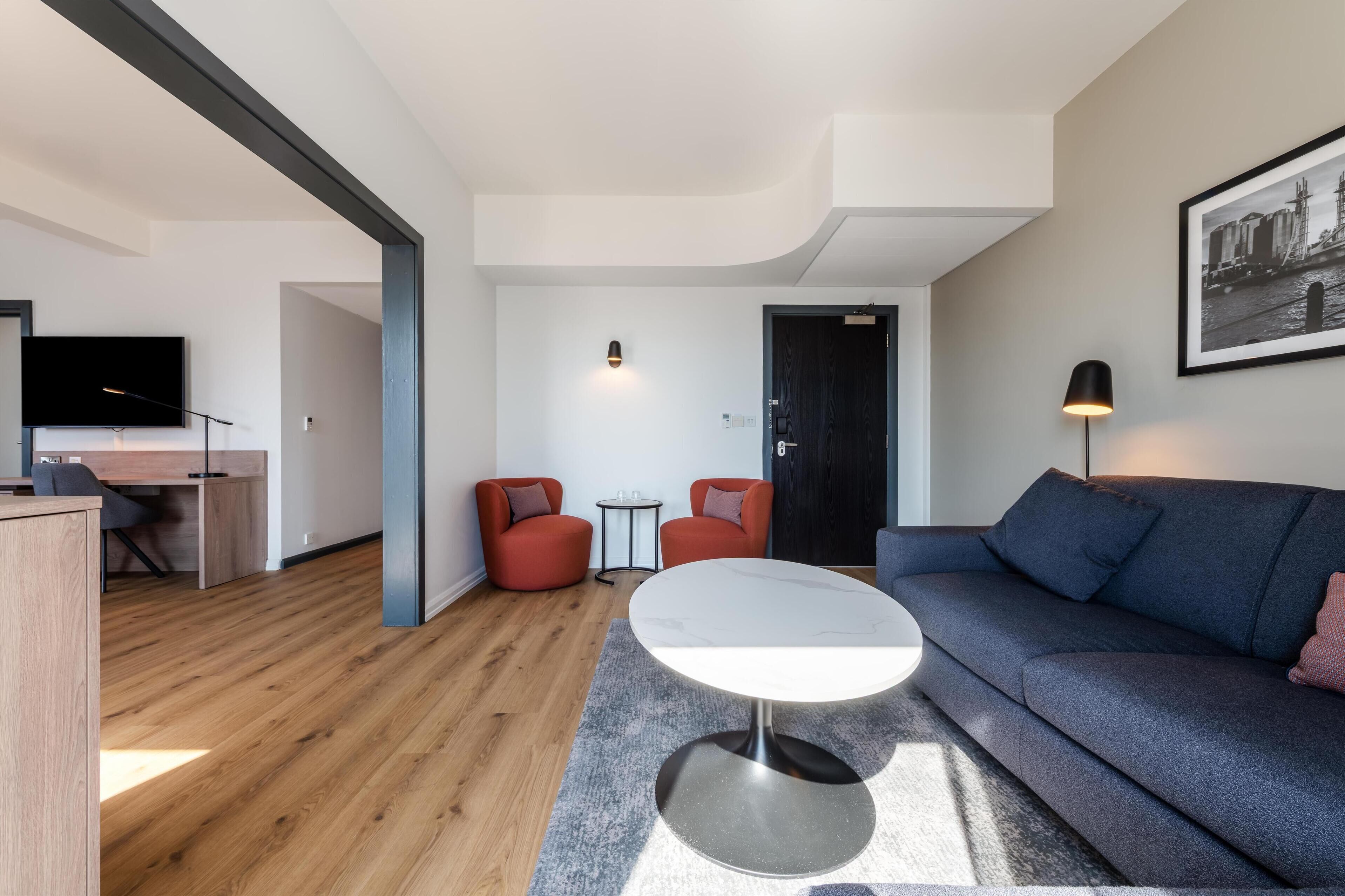 suite, 1 bedroom (net zero) | hypo-allergenic bedding, in-room safe, desk, iron/ironing board