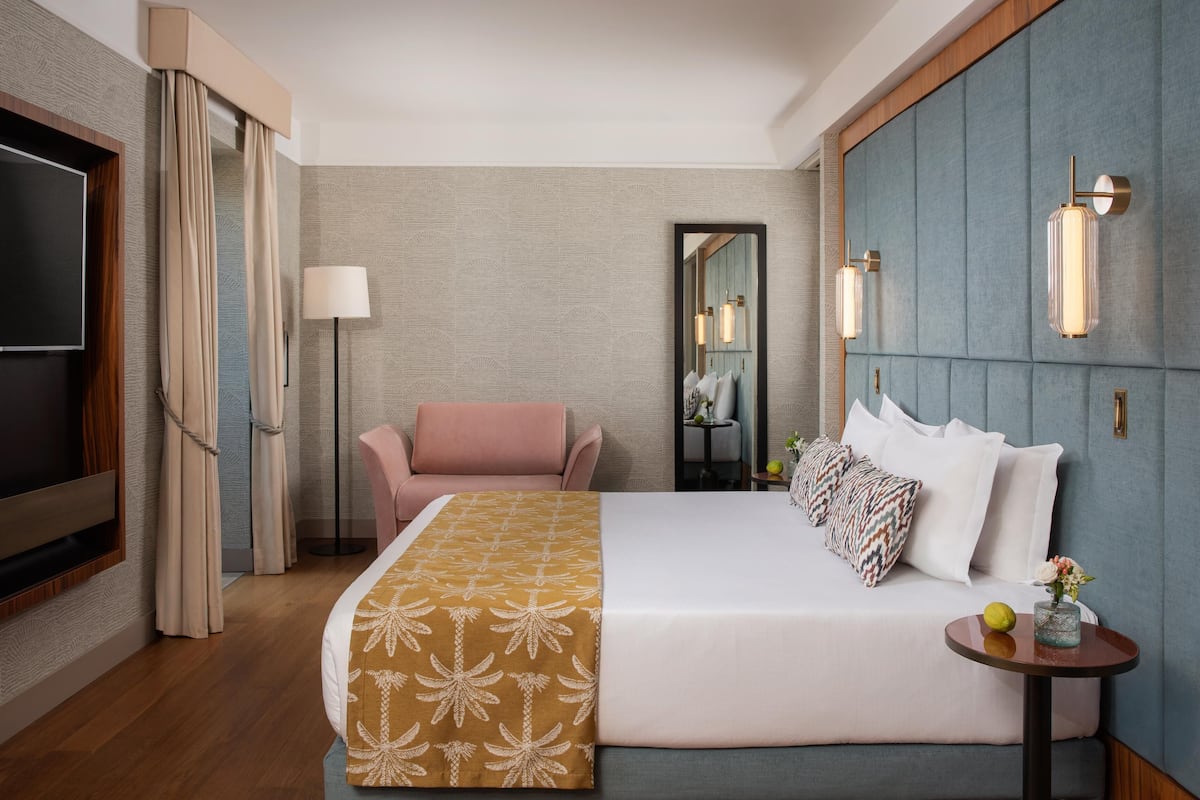 Minibar, in-room safe, desk, blackout curtains