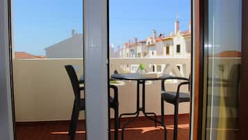 Habitación doble económica, 1 cama matrimonial | Balcón