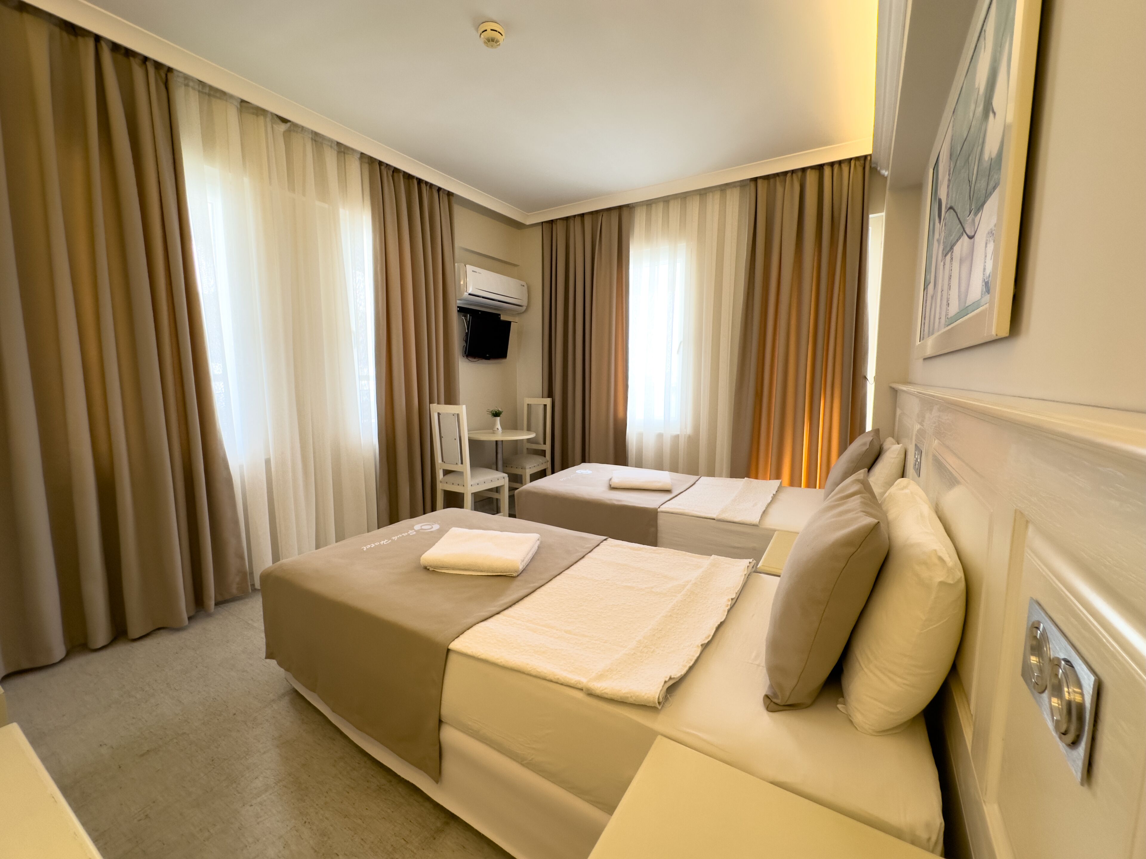 Minibar, desk, free WiFi, bed sheets