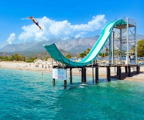 Private beach nearby, free beach cabanas, sun loungers, beach umbrellas - Daima Biz Hotel - Dolusu Aquapark Access (Kemer)