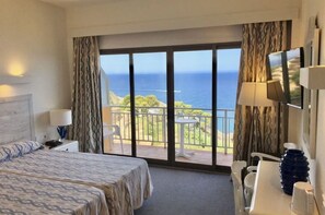 In-room safe, desk, laptop workspace, blackout drapes - Hotel Sa Coma (Banyalbufar)