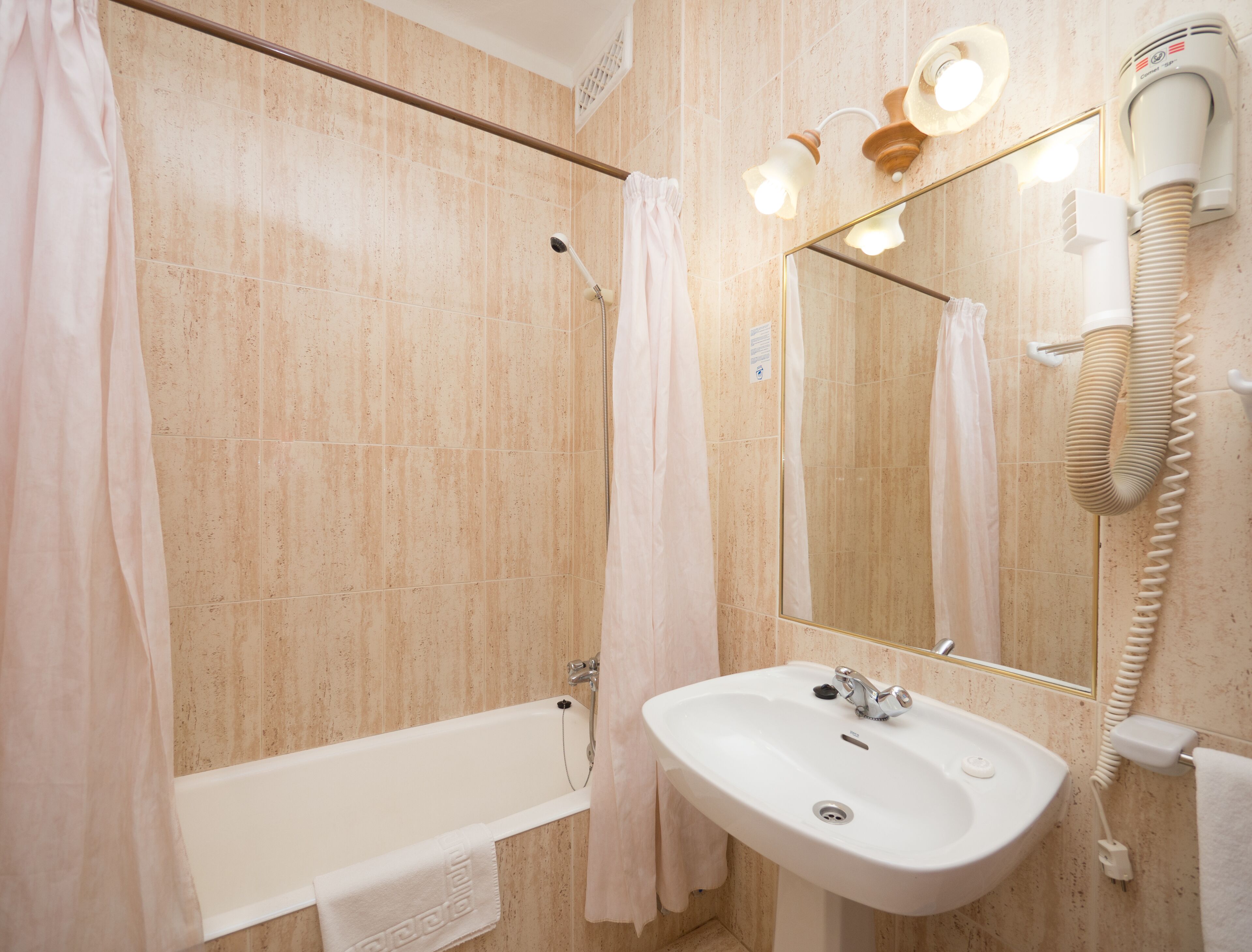 double room, balcony, sea view | bathroom | combined shower/bathtub, free toiletries, hair dryer, bidet