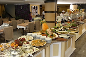Breakfast, lunch, dinner served; Turkish cuisine