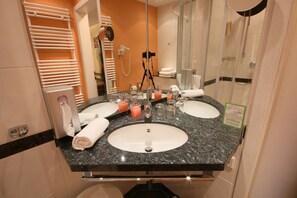 Bathroom sink - Hotel Igelwirt (Schnaittach)