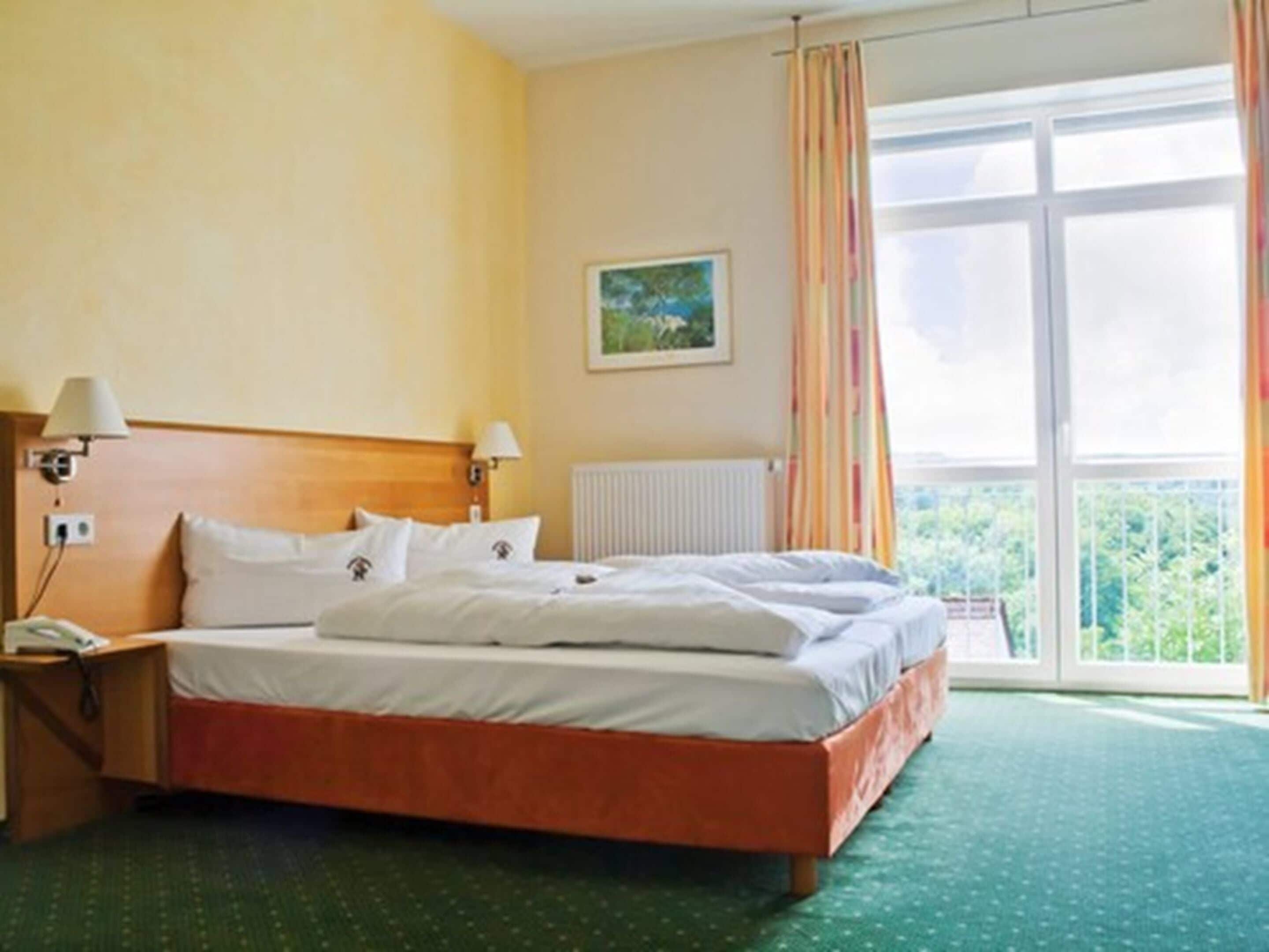 double room | 1 bedroom, hypo-allergenic bedding, select comfort beds, in-room safe