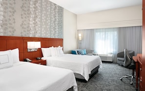 Premium bedding, individually decorated, individually furnished, desk - Courtyard by Marriott St Augustine I-95 (St. Augustine)