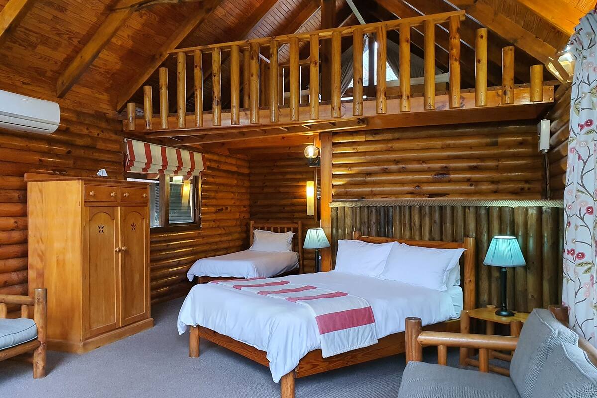 family cabin | in-room safe, soundproofing, free wifi, bed sheets