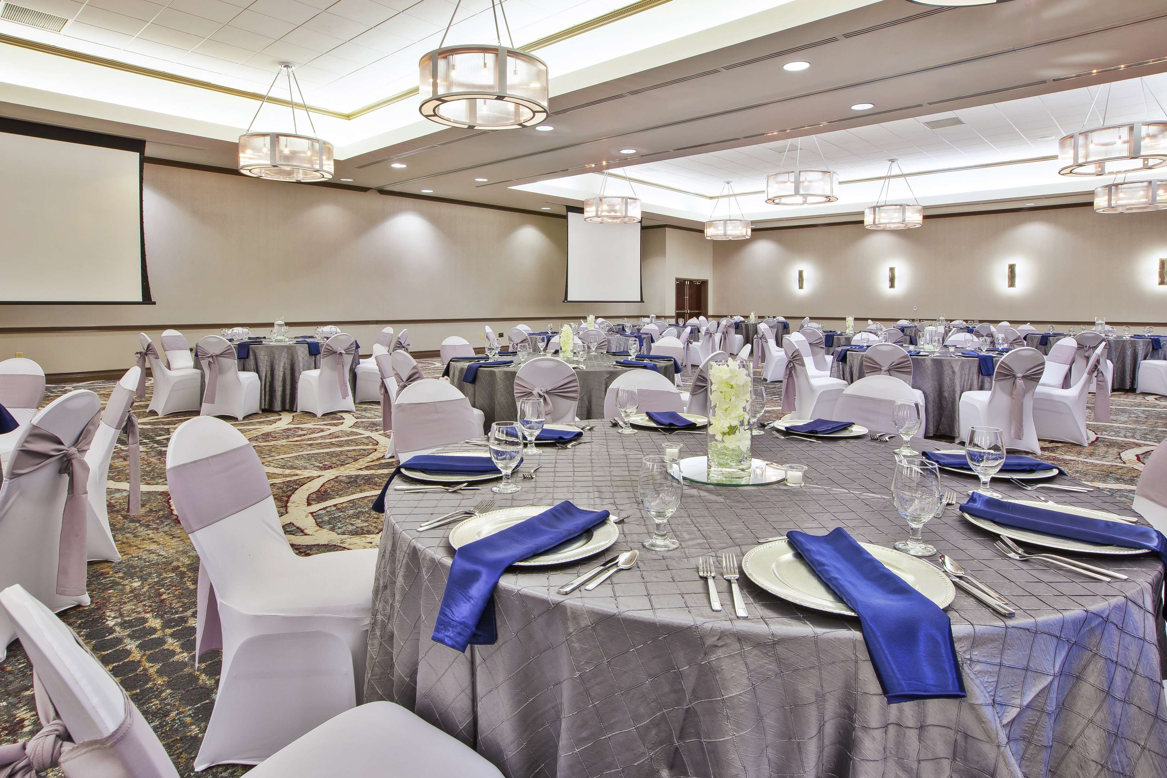 Photo - Embassy Suites Columbus-Airport