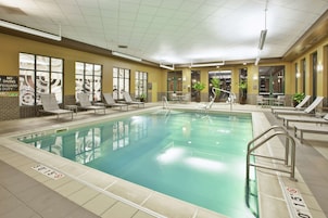 Una piscina cubierta
