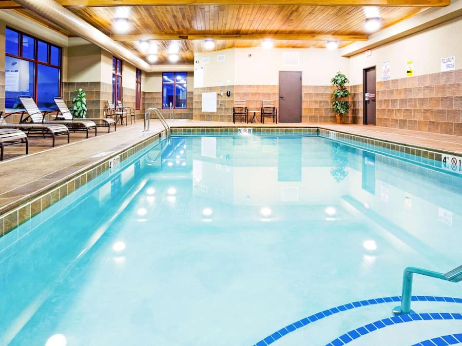 Innenpool, Liegestühle