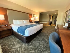 Standard Room, 1 King Bed, Non Smoking | Individually decorated, individually furnished, desk, laptop workspace - Comfort Inn & Suites Mountain Iron and Virginia (Mountain Iron)