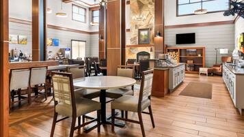 Free daily buffet breakfast