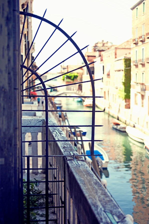 View from property - Sonder Salute Palace (Venice)