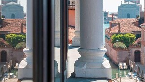 Unclassified image, 4 of 124, button - Sonder Salute Palace (Venice)