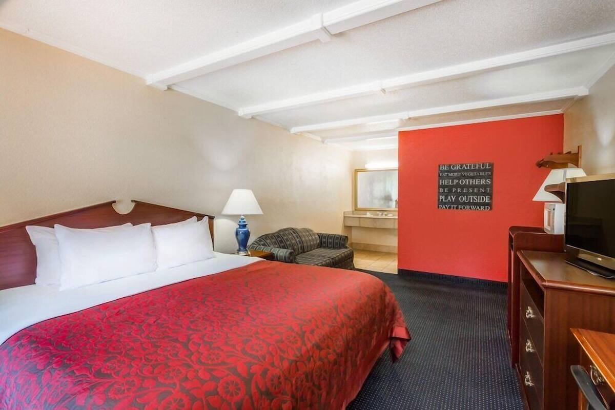 1 bedroom, pillowtop beds, in-room safe, desk