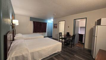 Habitación doble estándar, 2 camas Queen size, cocineta | 5 habitaciones y sábanas de algodón egipcio