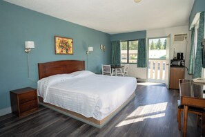 Basic Single Room | Egyptian cotton sheets, premium bedding, pillowtop beds - Alpine Inn (Valemount)
