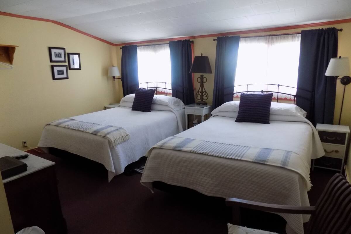 Habitación, 2 camas de matrimonio (Cape & Islands) | 1 dormitorio y ropa de cama de alta calidad