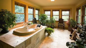 Cloister | Bathroom | Separate tub and shower, jetted tub, rainfall showerhead