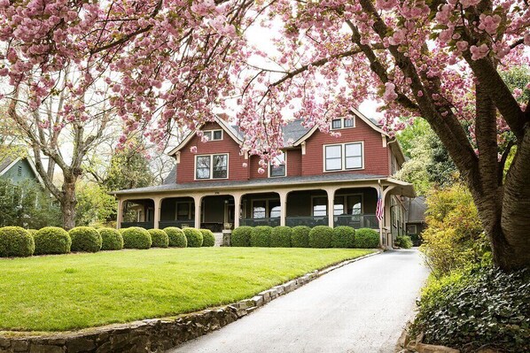 Front of property - 1900 Inn on Montford (Asheville)