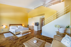 Deluxe Suite | Minibar, in-room safe, blackout drapes, free WiFi - Luna Lughente (Olbia)