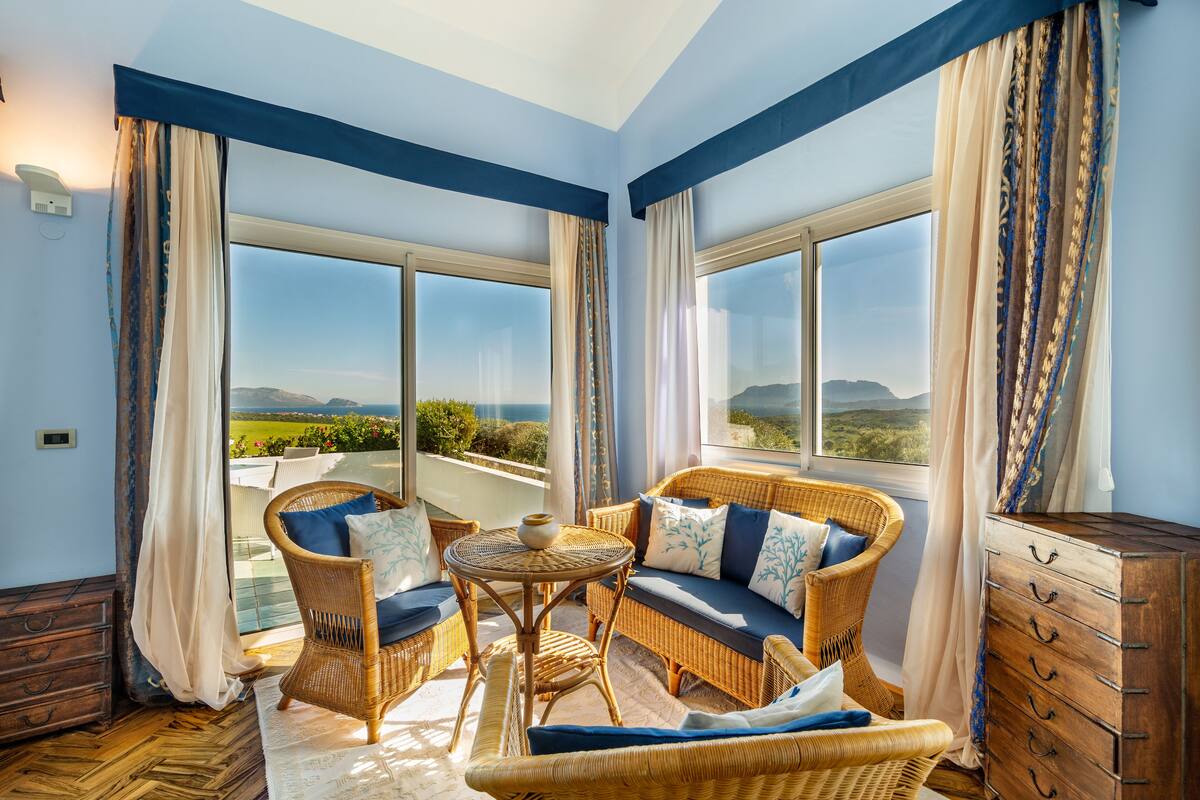 deluxe suite | living room | lcd tv