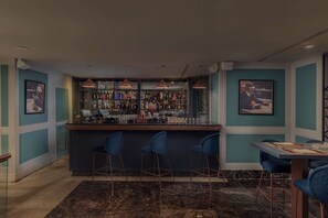 2 restaurantes; se sirven desayunos, almuerzos y cenas