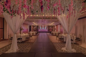 Pernikahan indoor