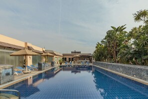 Outdoor pool - Radisson Blu Hotel Cairo Heliopolis (Cairo)