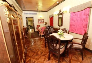 Mini-fridge, coffee/tea maker