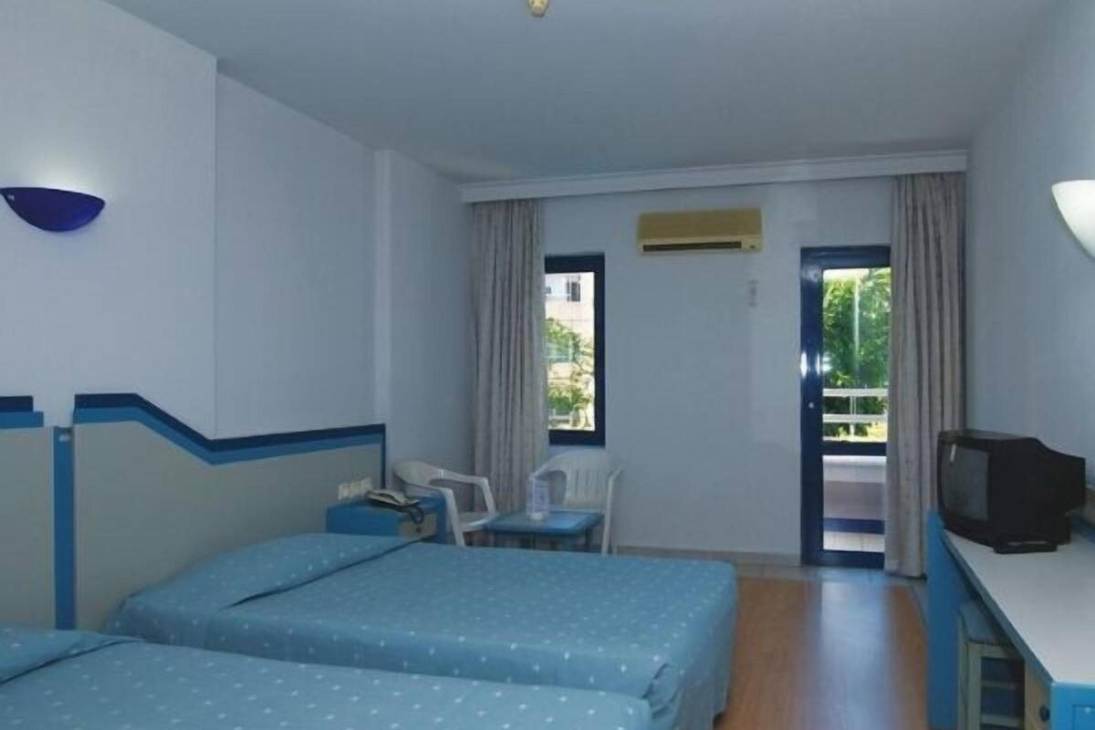 Minibar, desk, free cots/infant beds, rollaway beds